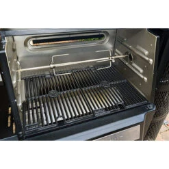 Kit Rôtissoire Pour Barbecue Masterbuilt Gravity Series 560, 800 Et 1050 -Barbecues Boutique mb20091220 kit rotissoire barbecue masterbuilt gravity series 560 800 1050 ambiance 2