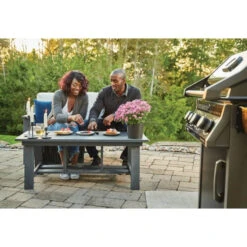 Pack Barbecue à Gaz Napoleon ROGUE 425 Réchaud + Plancha Et Rôtissoire -Barbecues Boutique pack r425sbpk 1 fr plancha rotissoire ambiance 2